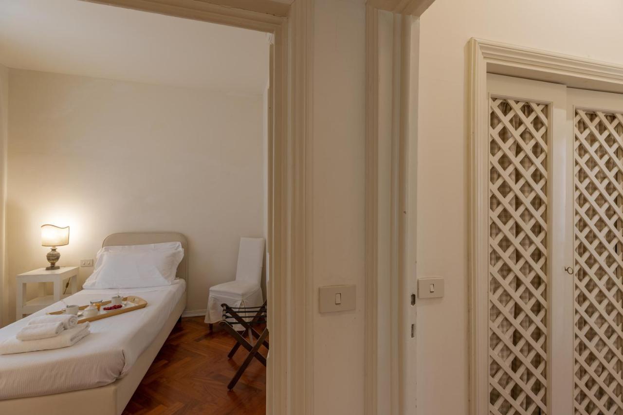 Seta Spacious Apartment Next To The Duomo Florence Exterior photo